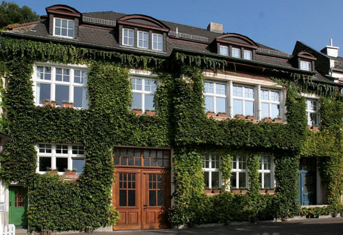 Weingut August Kesseler i Lorcher Strasse 16, Assmannshausen i Rheingau