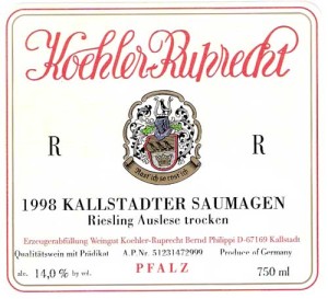 Denne vinen ble av Gault Millau kåret til Tysklands beste ti år gamle tørre Riesling. To år tidligere gikk prisen også til Bernd Philippi - for Saumagen Auslese trocken "R" 1996.